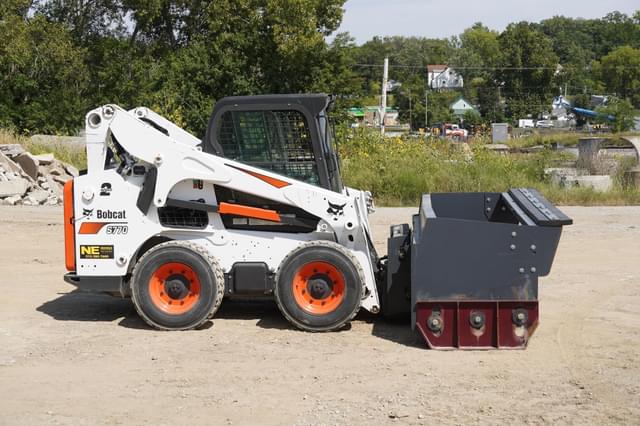 Image of Bobcat S770 equipment image 4
