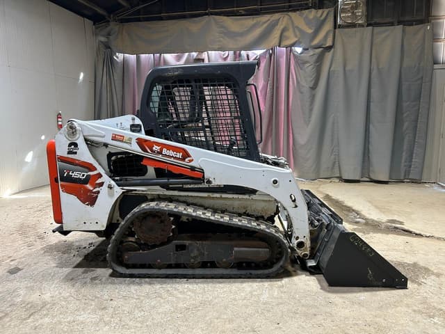 Image of Bobcat T450 equipment image 4