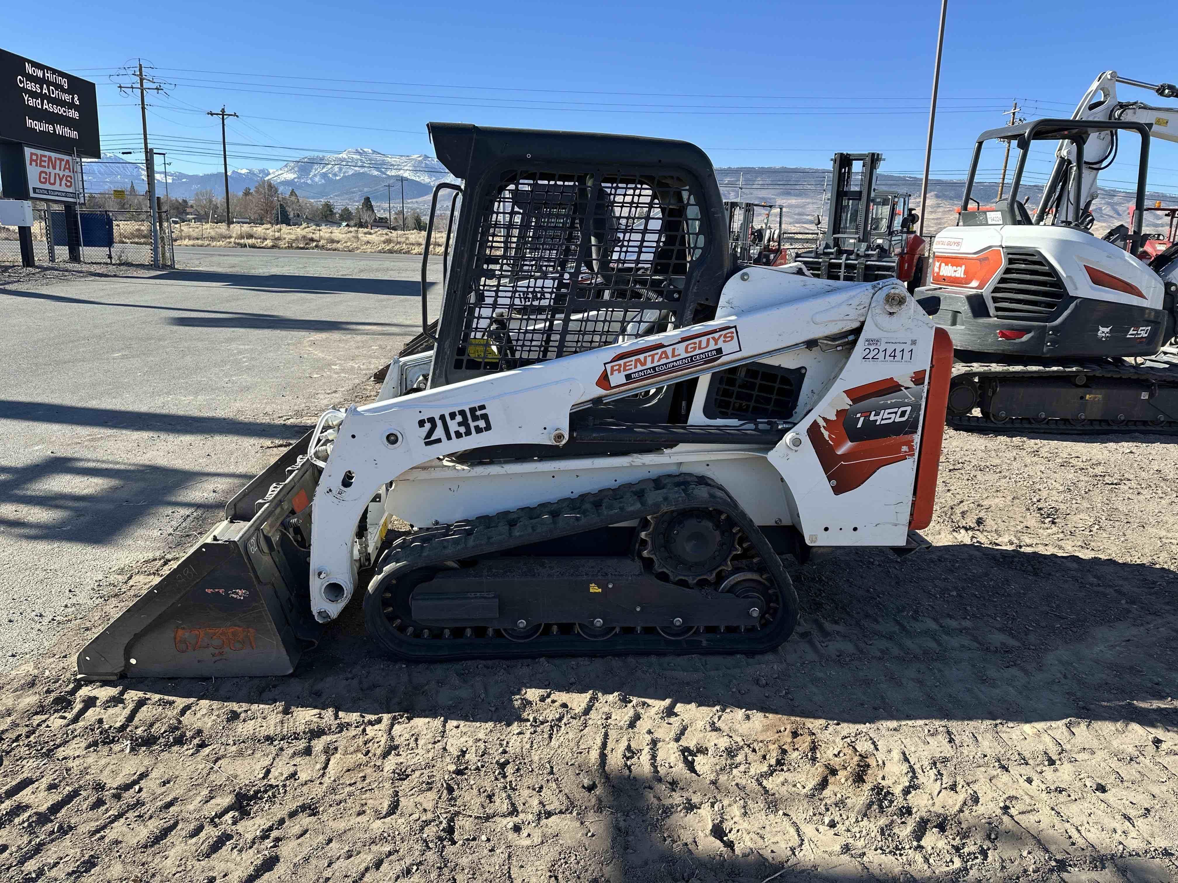 2022 Bobcat T450 Equipment Image0
