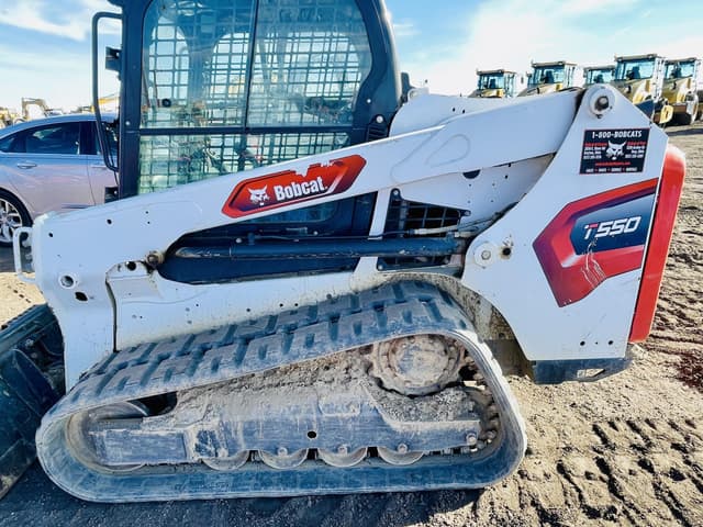 Image of Bobcat T550 equipment image 2
