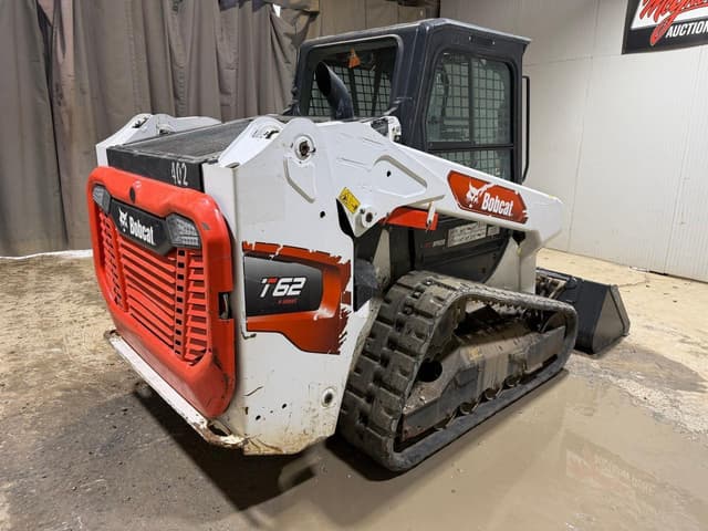 Image of Bobcat T62 equipment image 4