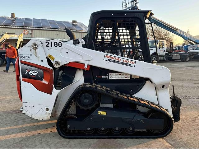 Image of Bobcat T62 equipment image 3