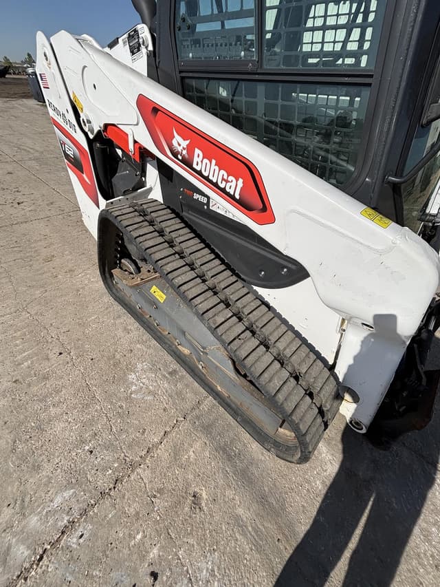 Image of Bobcat T62 equipment image 3