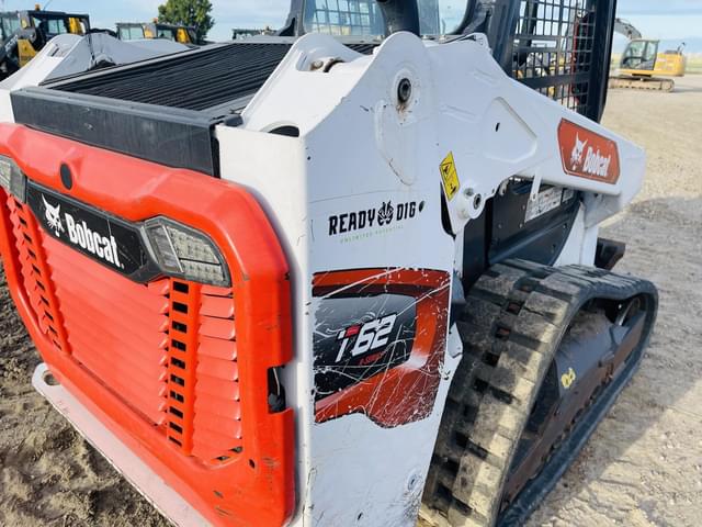 Image of Bobcat T62 equipment image 4