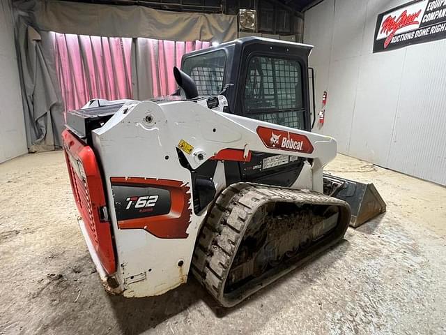 Image of Bobcat T62 equipment image 3