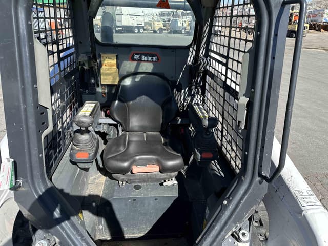 Image of Bobcat T64 equipment image 4