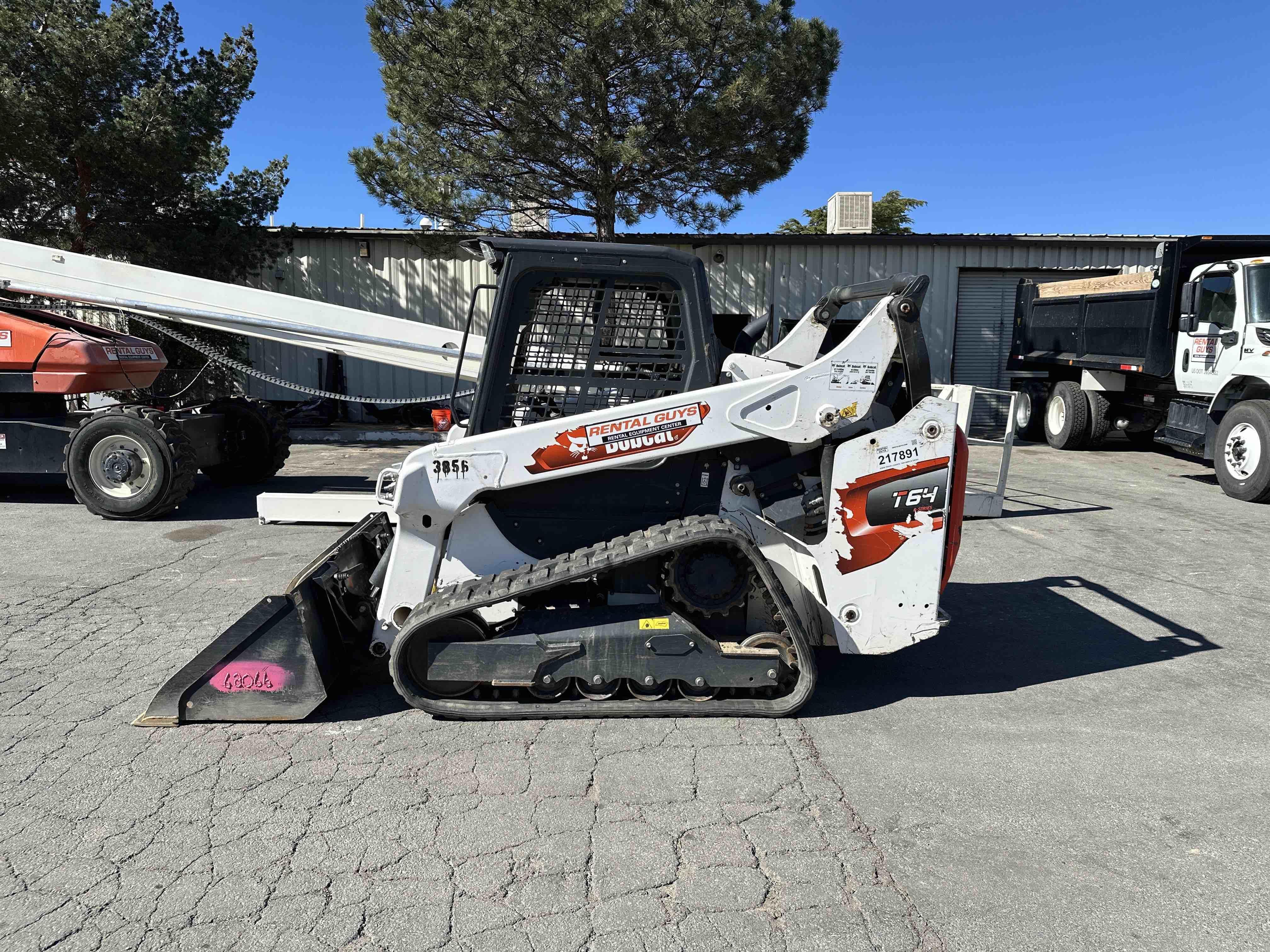 2022 Bobcat T64 Equipment Image0