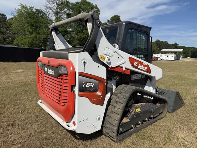 Image of Bobcat T64 equipment image 2