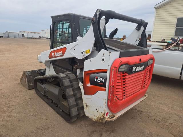 Image of Bobcat T64 equipment image 3