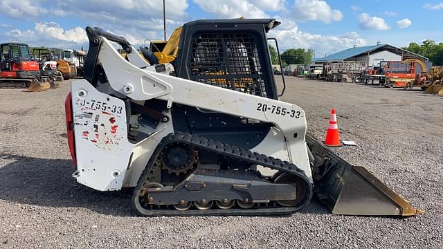 Image of Bobcat T64 equipment image 4