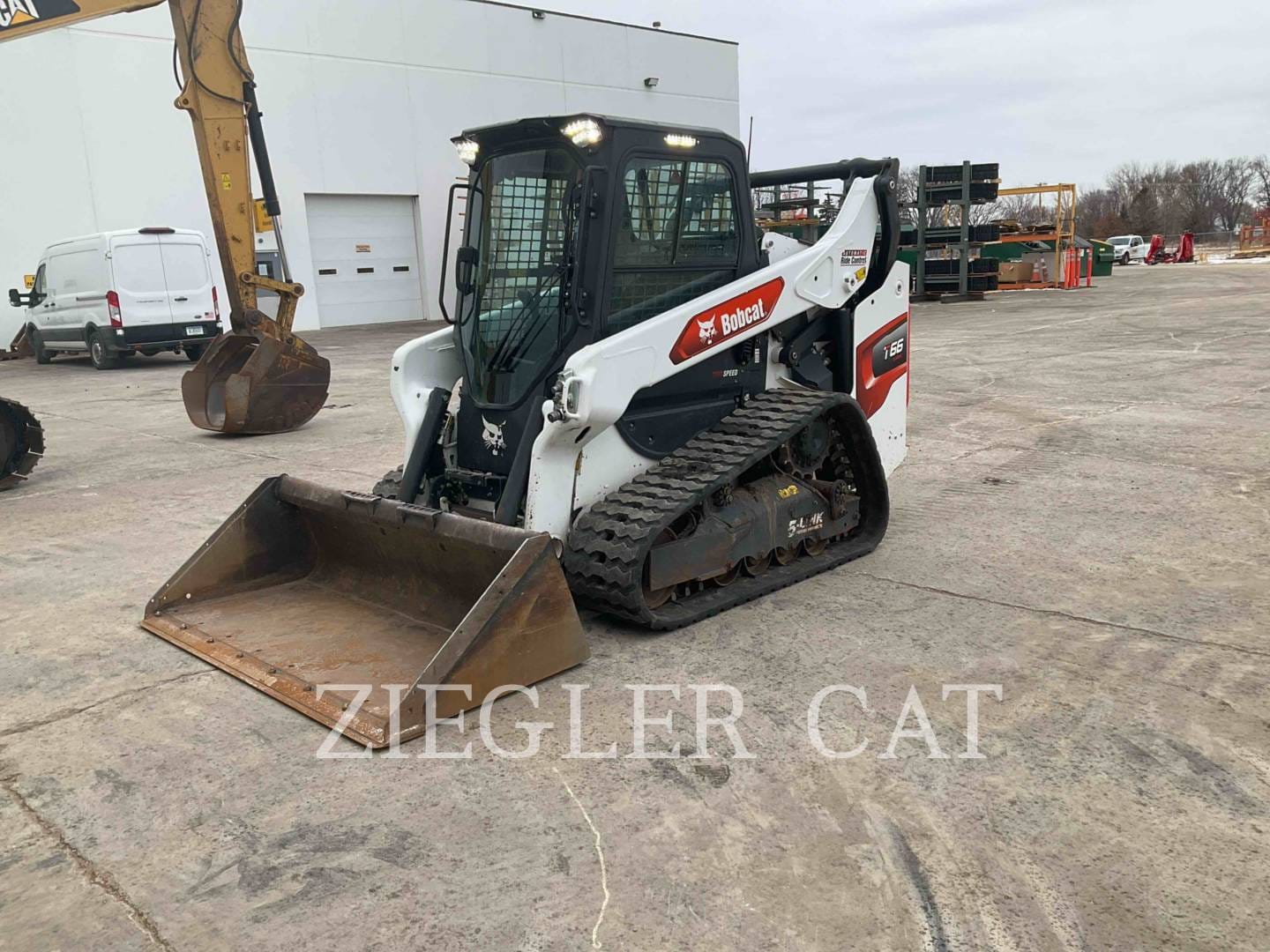 Main image Bobcat T66