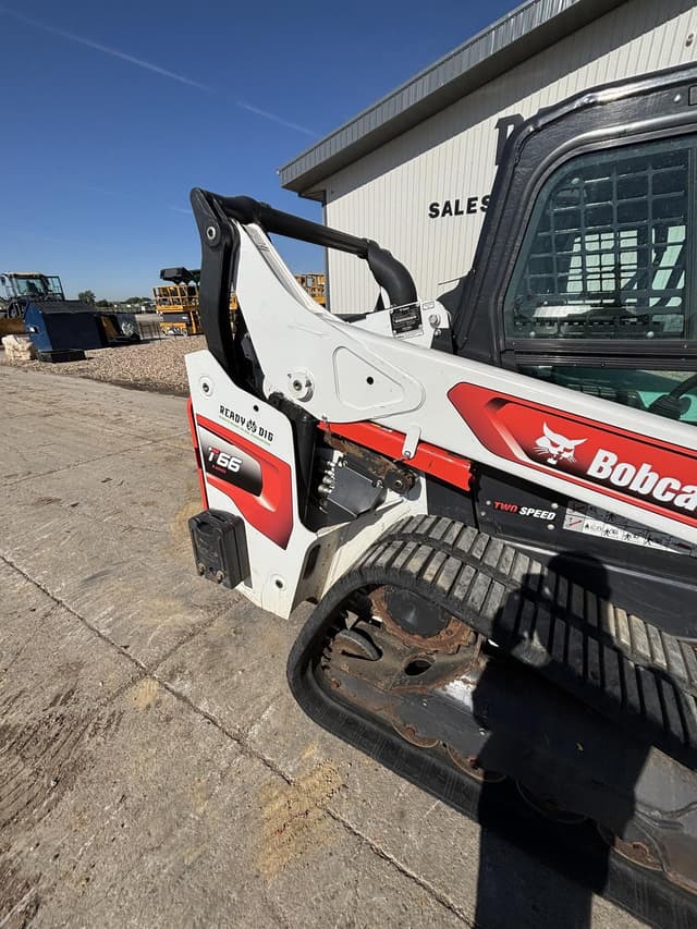 Image of Bobcat T66 equipment image 2