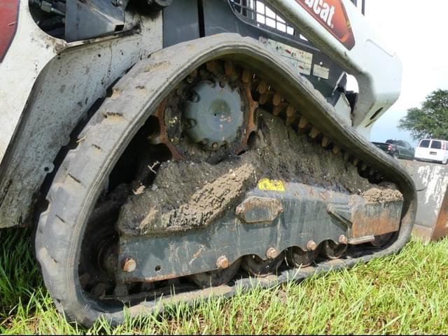 Image of Bobcat T66 equipment image 4
