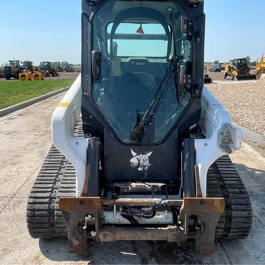Image of Bobcat T66 equipment image 2