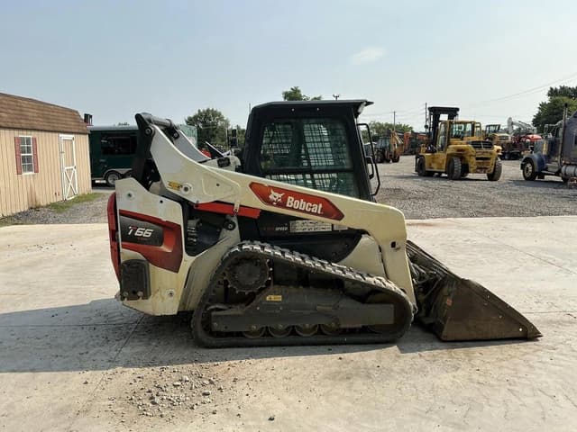 Image of Bobcat T66 equipment image 4