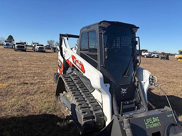 Image of Bobcat T66 equipment image 2