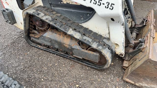 Image of Bobcat T66 equipment image 4