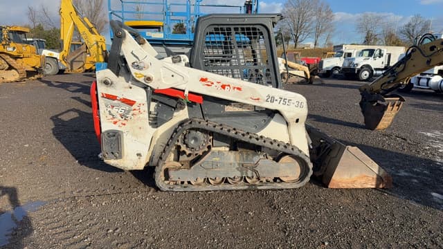 Image of Bobcat T66 equipment image 3