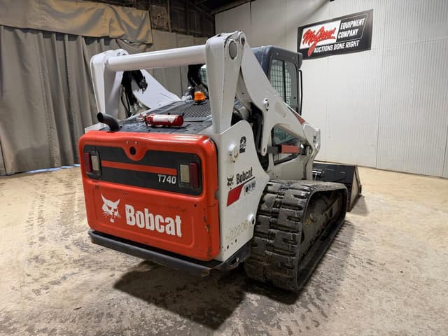 Image of Bobcat T740 equipment image 4