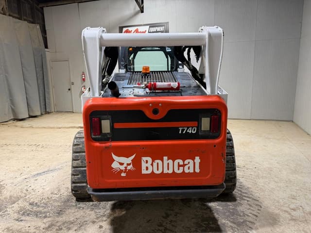 Image of Bobcat T740 equipment image 3