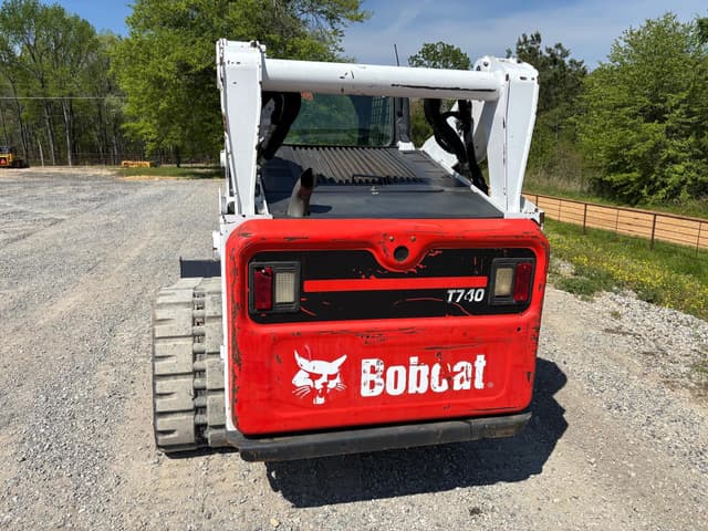 Image of Bobcat T740 equipment image 2