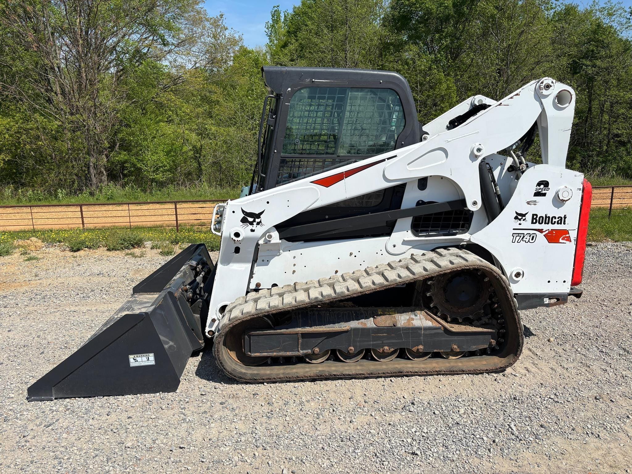 2022 Bobcat T740 Equipment Image0