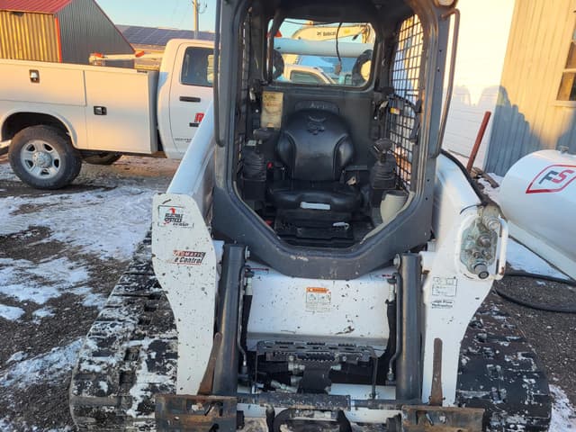 Image of Bobcat T740 equipment image 2