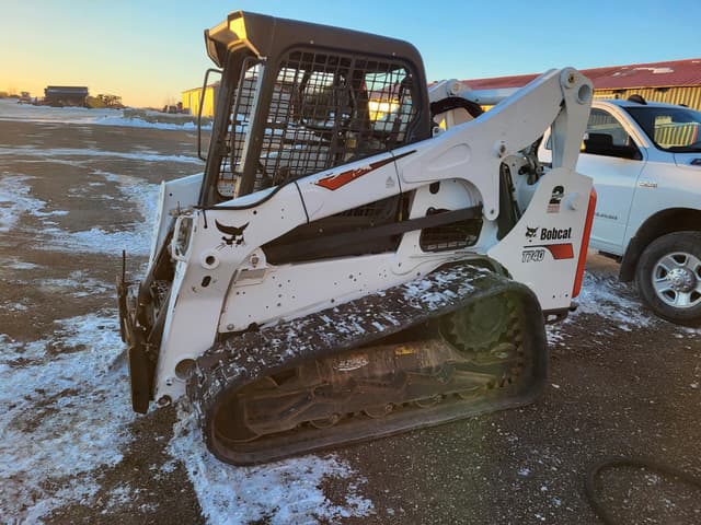 Image of Bobcat T740 equipment image 1
