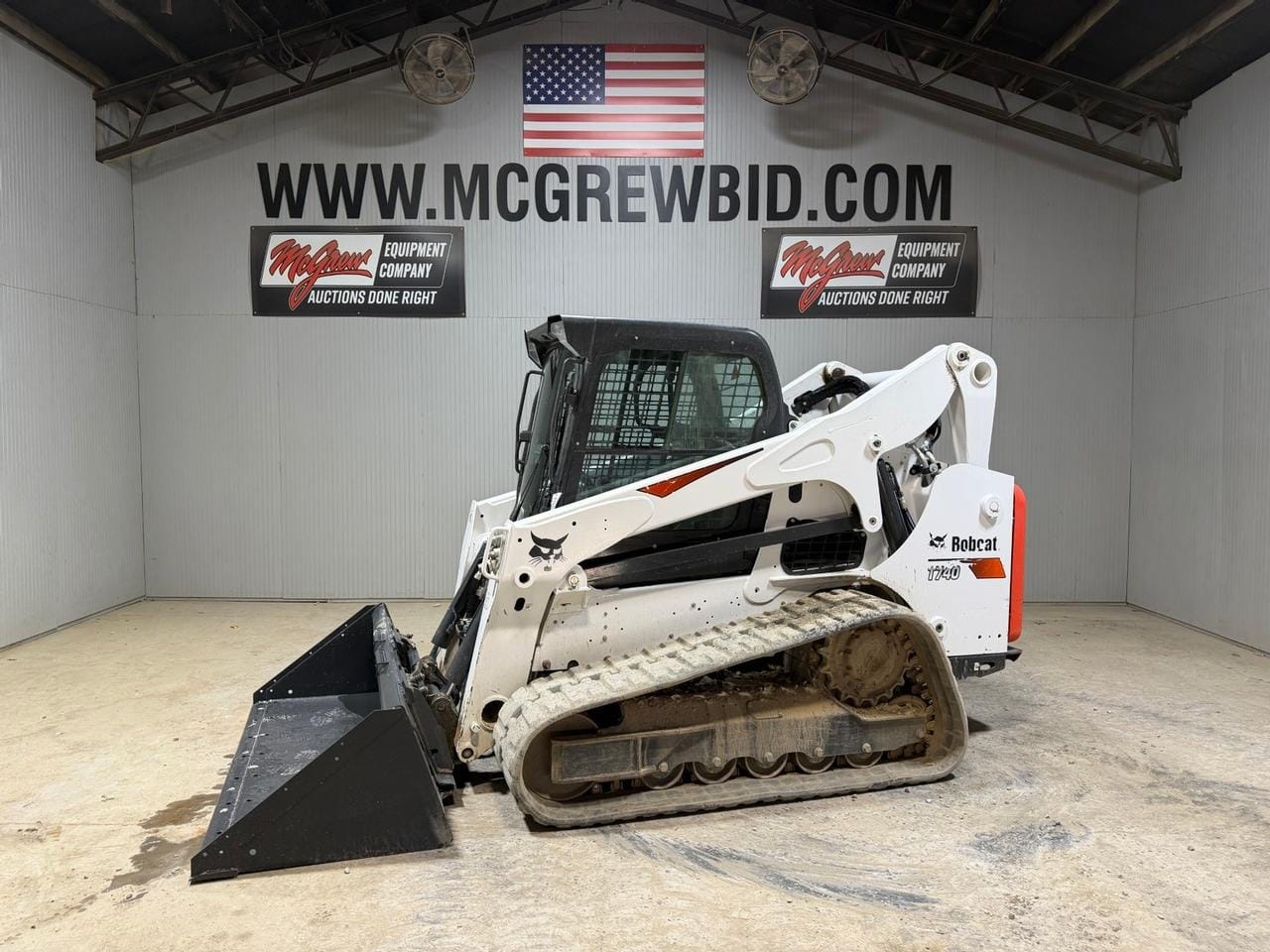 2022 Bobcat T740 Equipment Image0