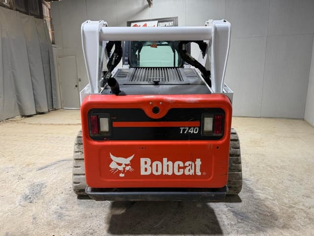 Image of Bobcat T740 equipment image 3