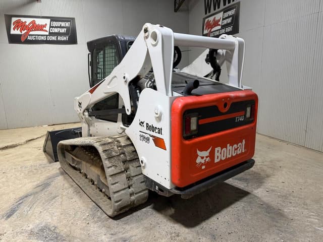 Image of Bobcat T740 equipment image 2
