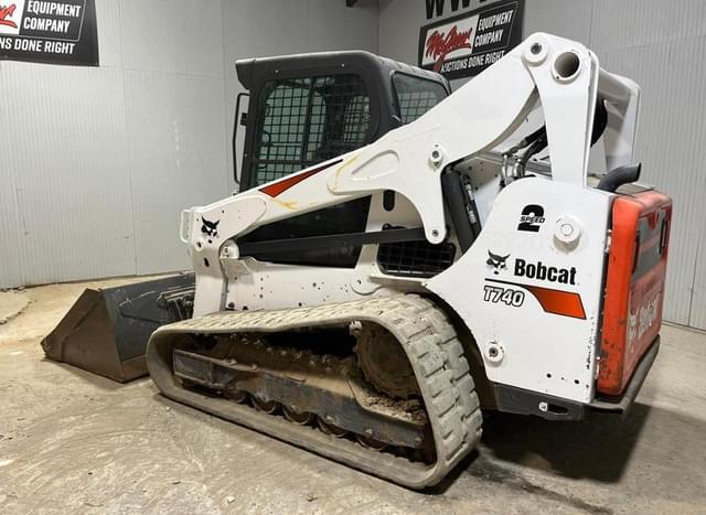 Image of Bobcat T740 equipment image 2