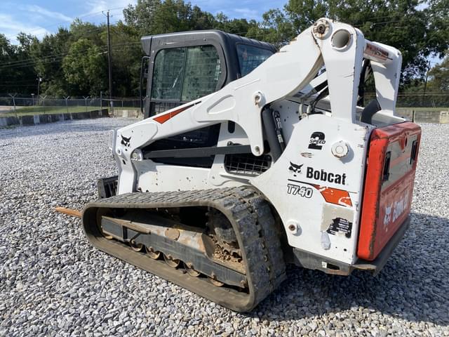 Image of Bobcat T740 equipment image 1