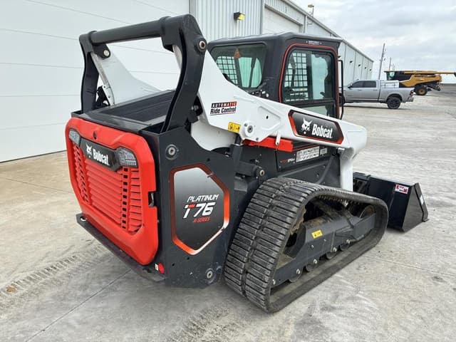 Image of Bobcat T76 equipment image 3