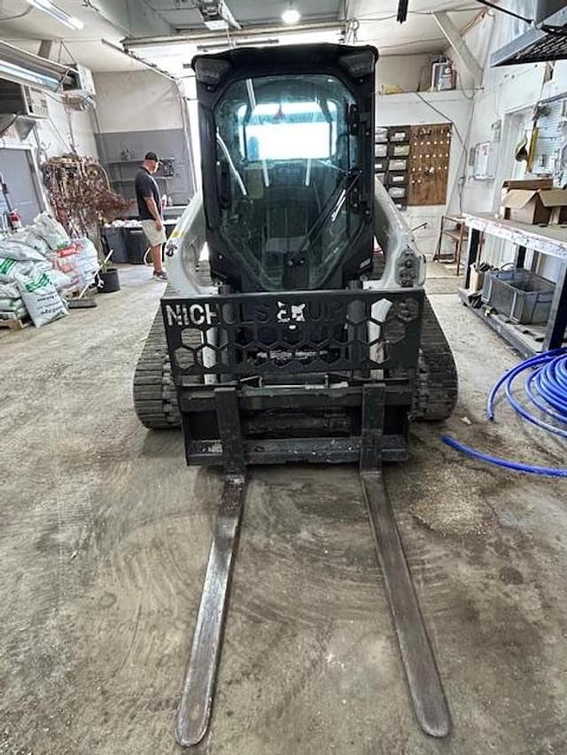Image of Bobcat T76 equipment image 2
