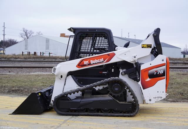 Image of Bobcat T76 equipment image 2