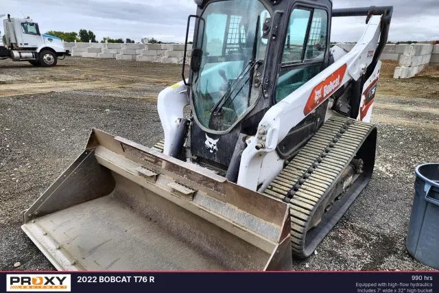 Image of Bobcat T76R equipment image 3