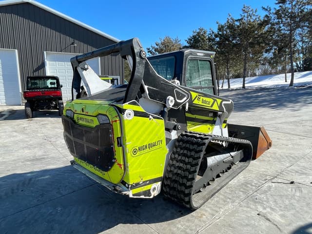 Image of Bobcat T76 equipment image 4