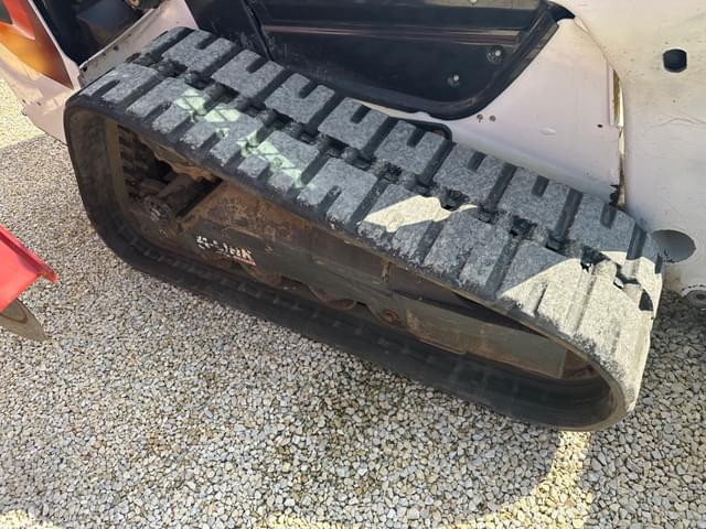 Image of Bobcat T76 equipment image 4
