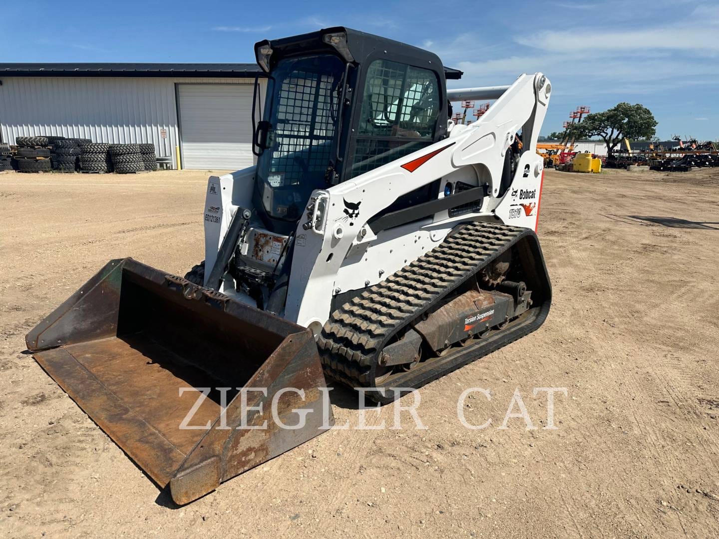 Main image Bobcat T870
