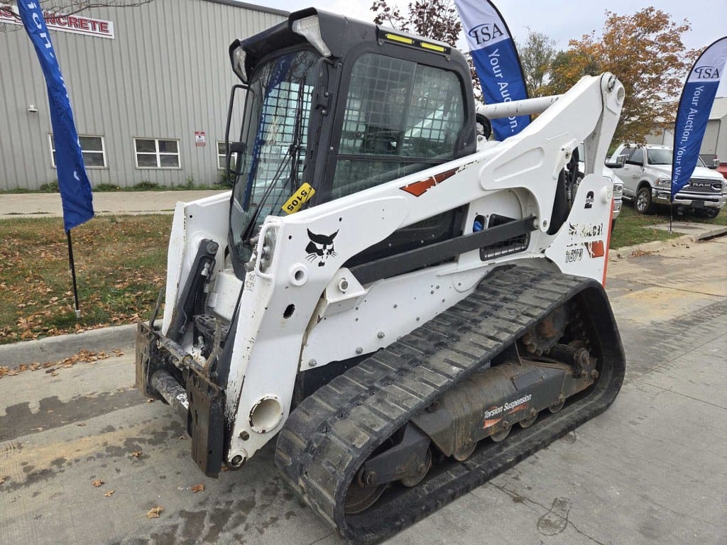 Main image Bobcat T870