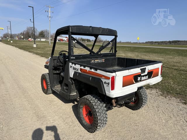 Image of Bobcat UV34 equipment image 2