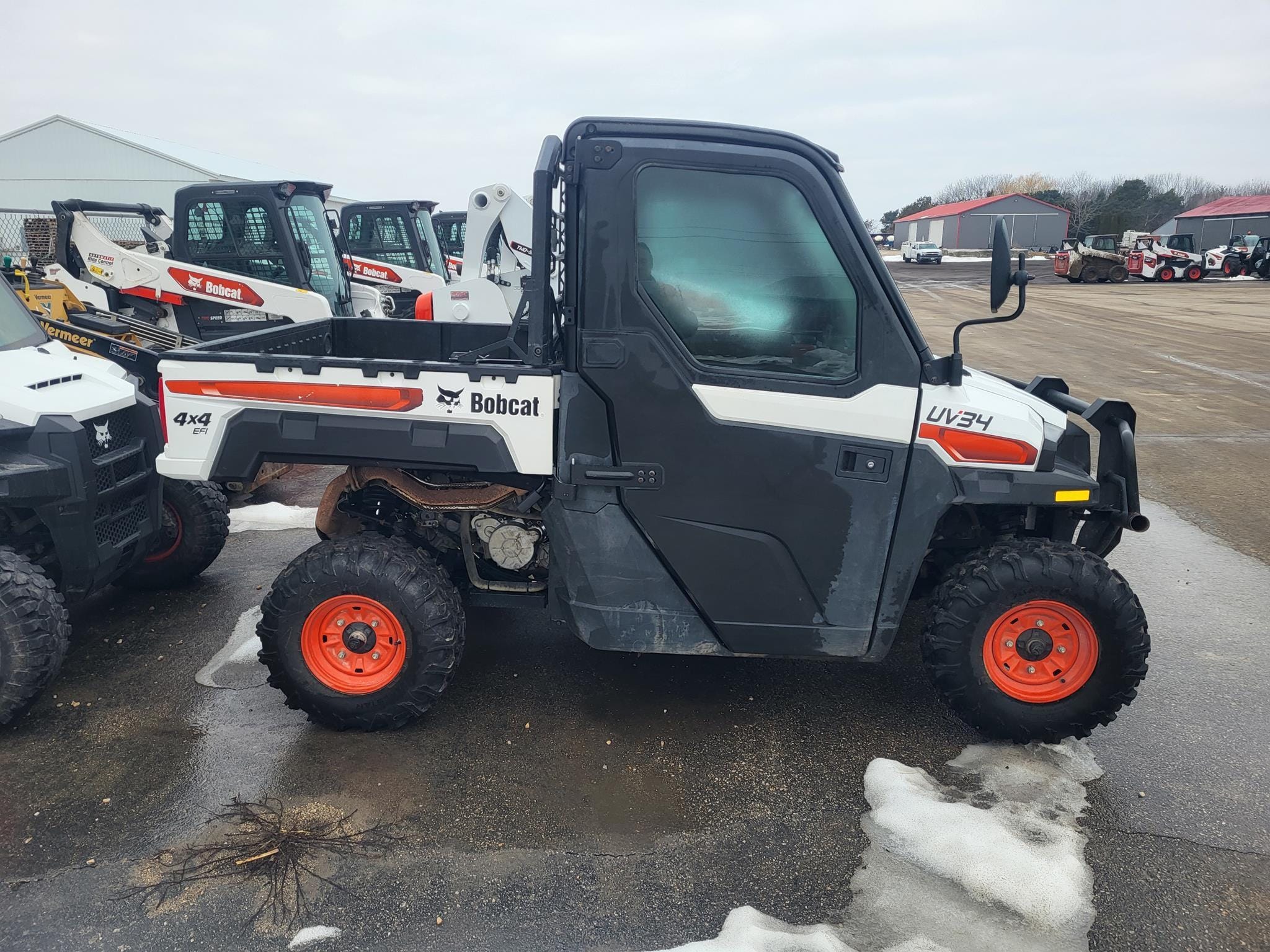 2022 Bobcat UV34 Equipment Image0