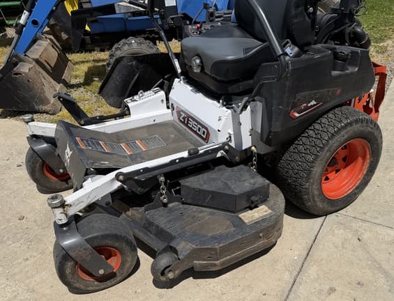Image of Bobcat ZT3500 equipment image 3