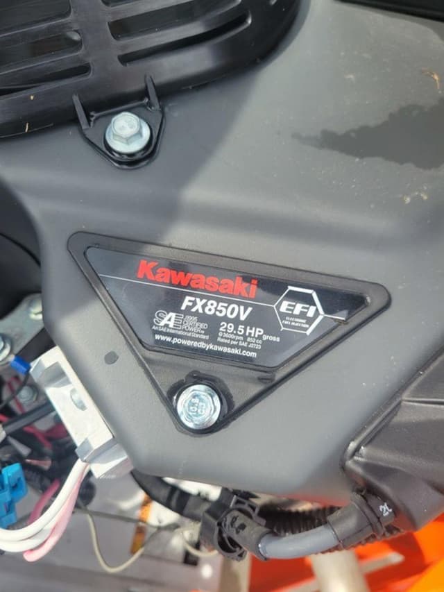 Image of Bobcat ZT6100 equipment image 4