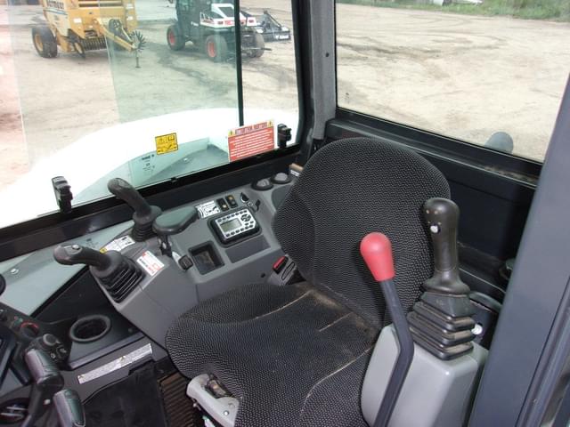 Image of Bobcat E88 equipment image 3