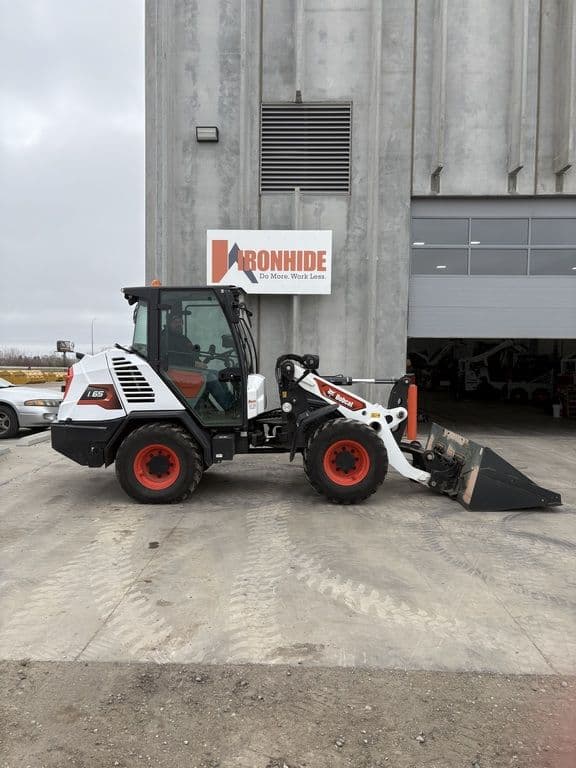 Image of Bobcat L65 equipment image 1