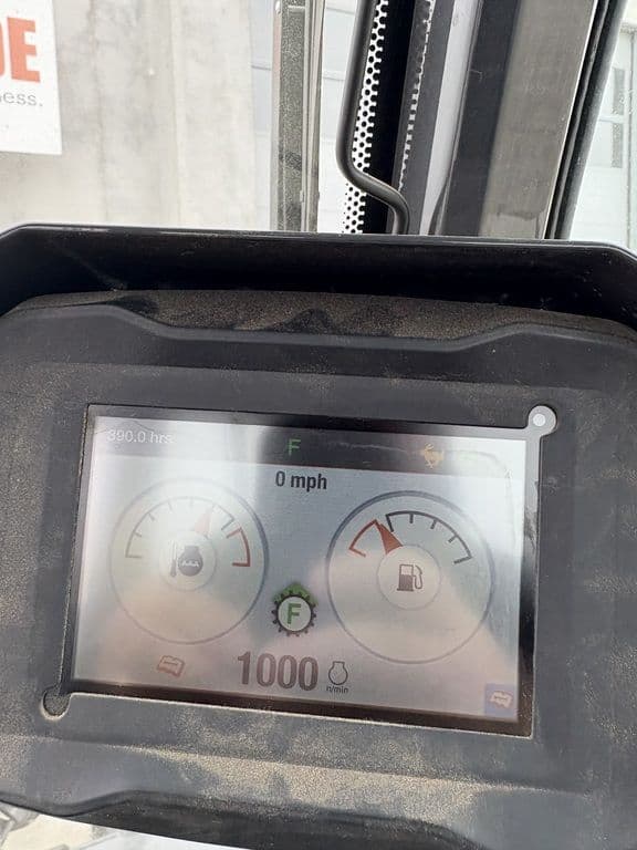 Image of Bobcat L65 equipment image 4