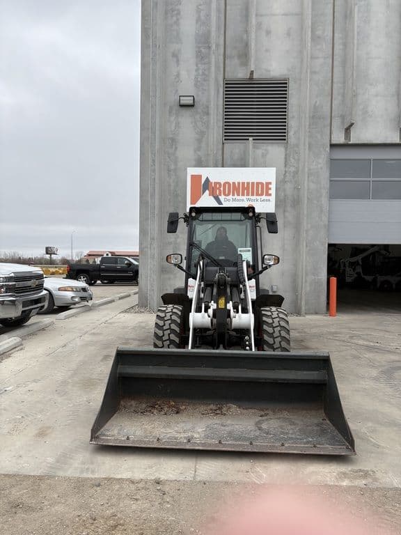 Image of Bobcat L65 equipment image 2