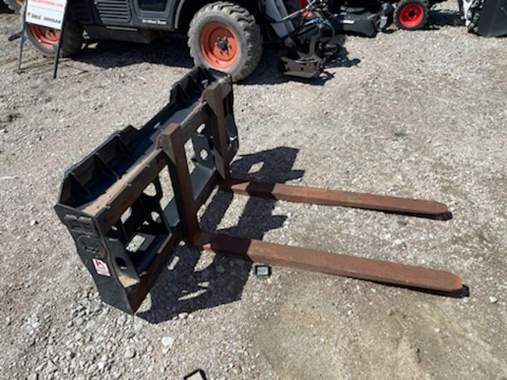 Image of Bobcat Pallet Fork 4K Heavy Duty Image 1